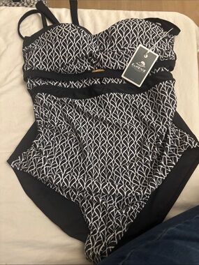 Esmévie Black & White Patterned One-Piece Swimsuit